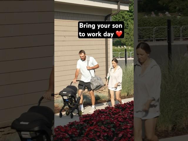 Scottie Scheffler is in DAD MODE ️
