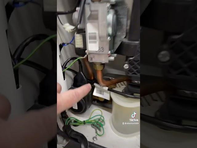 Gas Training | What’s Inside A Ideal Logic Gas Boiler | Plumber | Gas Course | combi Boilers