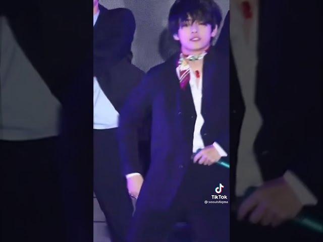 Kim Taehyung Gorgeous!