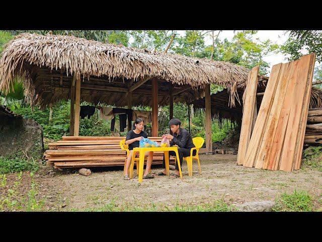 The boy went to the market to buy things to complete the wooden walls - Homeless Boy