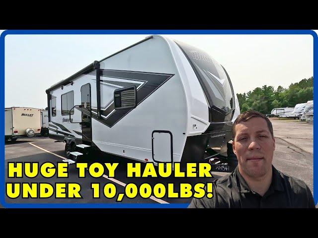 Huge Toy Hauler UNDER 10,000lbs! 2025 Grand Design Momentum G-Class 27G