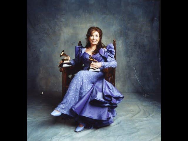 Watch Loretta Lynn Win A GRAMMY For Best Country Album In 2005 | Recording Academy Remembers