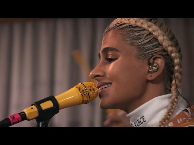 Madame Gandhi - Waiting For Me (Live on KEXP)