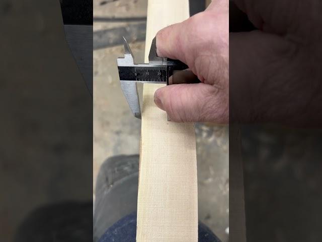 Finding Center Fast and Accurately. #axehandles #carpentry#woodworking