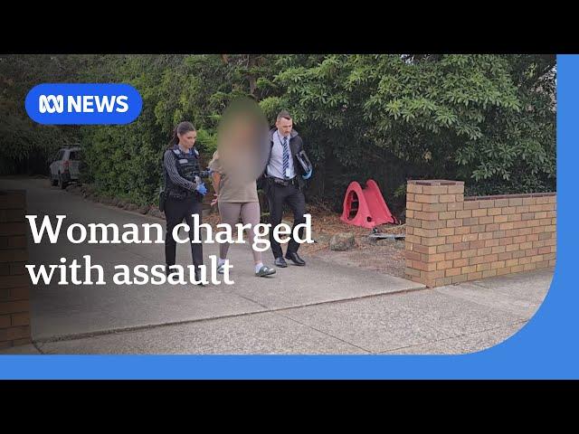 Melbourne woman charged with assaulting two Muslim women | ABC NEWS