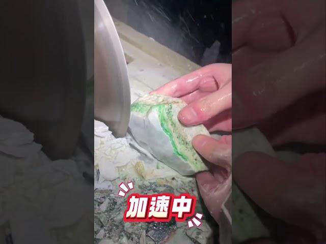 一手翡翠资源，缅甸A货翡翠，直接开出色，喜欢添加微信：gyc6688a [玫瑰]LINE:an1035  [玫瑰]24小时客服在线咨询[微笑]