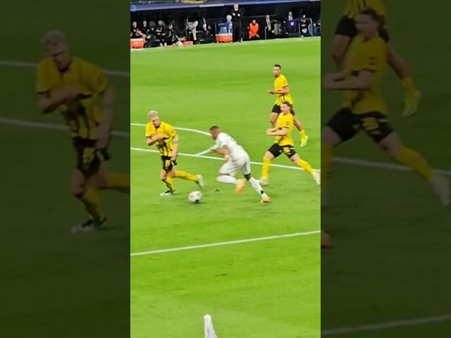 MBAPPÉ INCREIBLE REGATE A TODA LA DEFENSA DEL BORUSSIA DORTMUND #football #shorts #realmadrid