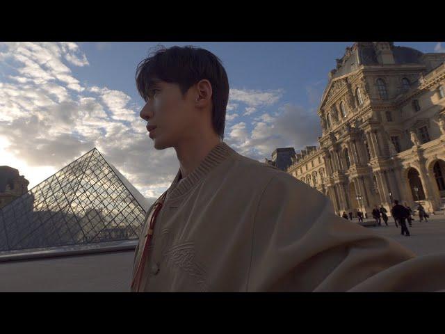 eng. your Korean boy in Paris Fashion week again 