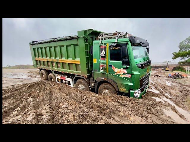 Xe tải Sa Lầy kinh hoàng , ô tô howo , xe tải hoàng huy chở cát đá | The truck carrying 50 blocks