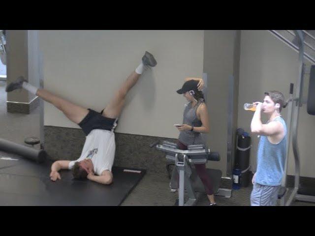 WEIRD WORKOUTS IN THE GYM PRANK!