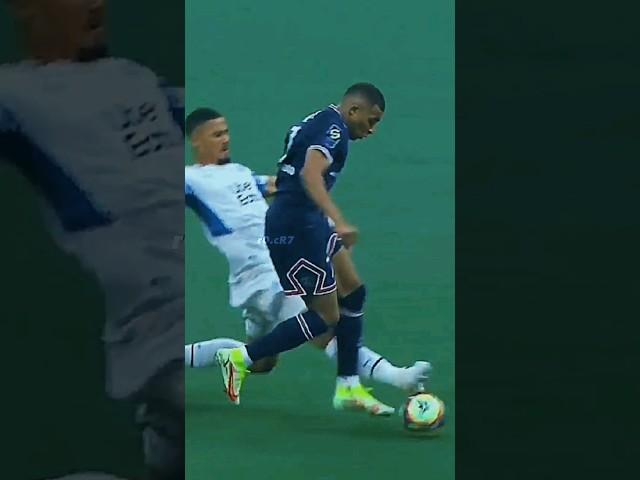 Saliba tackle against Mbappe 