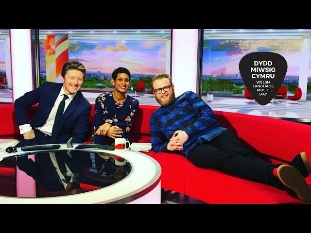 Huw Stephens ar BBC Breakfast - Dydd Miwsig Cymru / Welsh Language Music Day