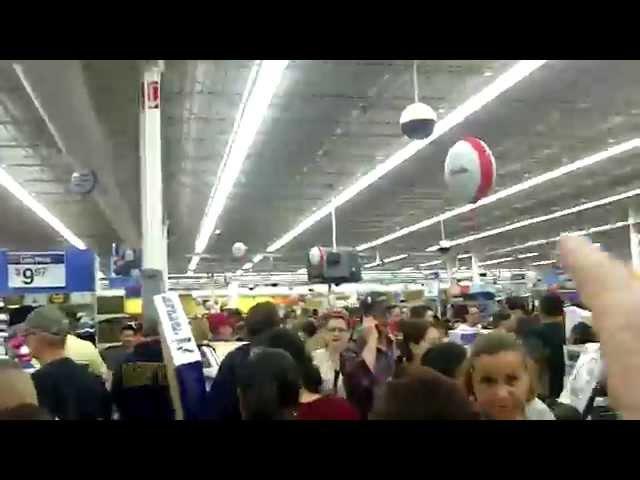 BLACK FRIDAY MADNESS!!! - (FEAT. KAT, T3574M3N7, MOMMA AK, AND SISTER AK!!!)