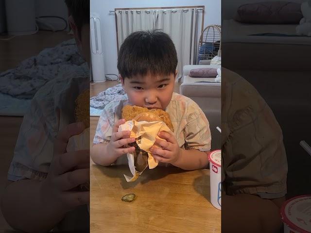 왕돈까스버거 먹방