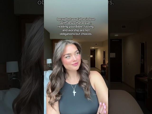 falling in love with Jesus  #jesusisking #jesuslovesyou #jesuschrist #christiangirl #christian