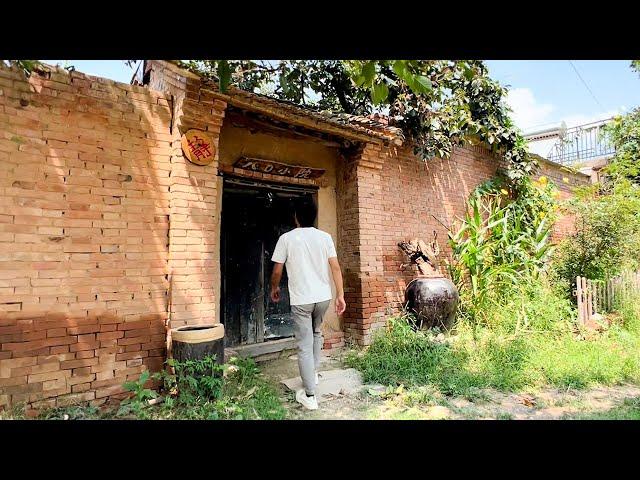 Amazing ! This Man Turned His Grandpa Abandoned House and Garden Into a Home Warm in the Mountains