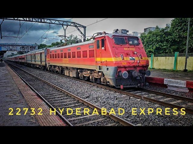 Fresh Looking Wap4 leads 22732 Hyderabad Express heading towards pune