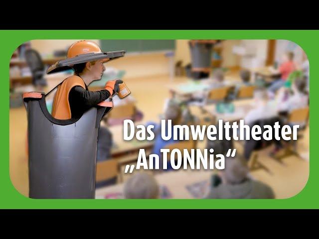 Abfalltrennung spielerisch erklärt -  das AnTONNia Umwelttheater in der Volksschule