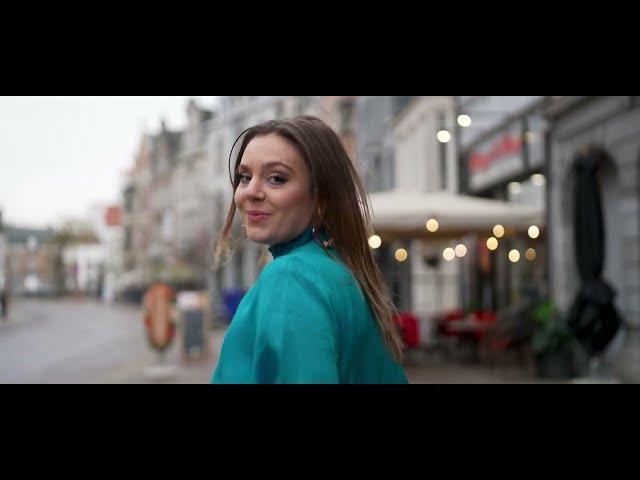 Laura Omloop - Hier ben ik thuis (Official Video)