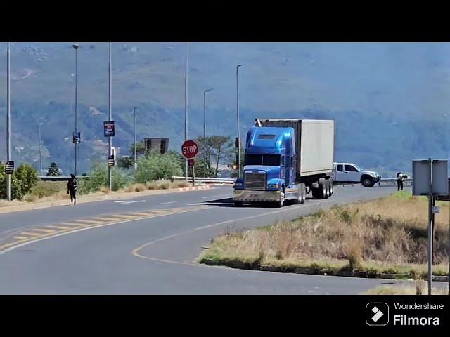 Freightliner FLD (Manie Rossouw)