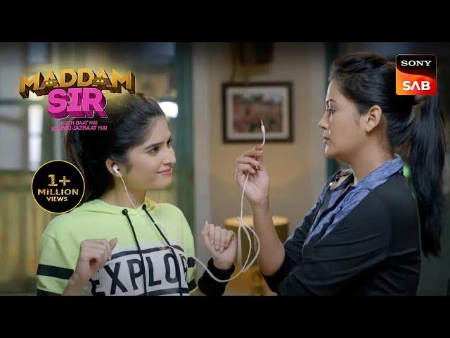 Earphone लगाके Santosh आई है Haseena की शादी की बातें सुनने | Maddam Sir | Badge of Laughter