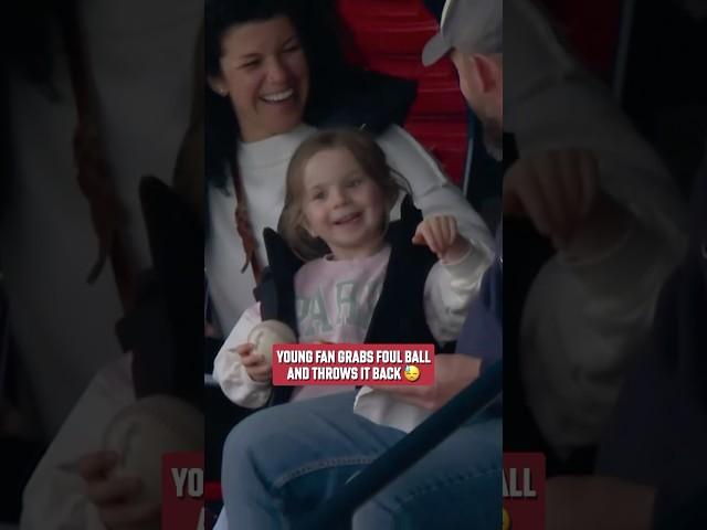 Wally to the rescue! #mlb #hearttouching #mascot #redsox #surprise