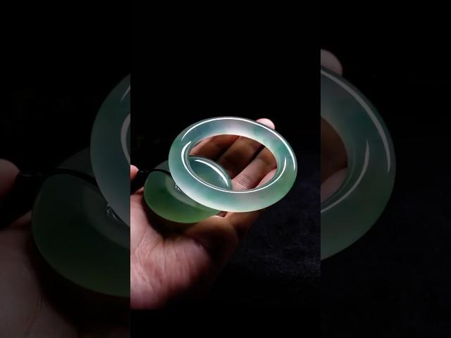 翡翠手鐲直播，同心同德一鐲兩用，絕美七位數冰飄綠翡翠手鐲套裝。#翡翠 #翡翠玉 #翡翠手鐲 #翡翠直播 #翡翠珠寶 #緬甸玉 #珠寶首飾 #jade