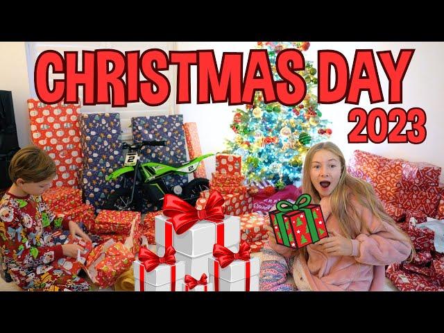 CHRISTMAS DAY VLOG 2023! OPENING PRESENTS!