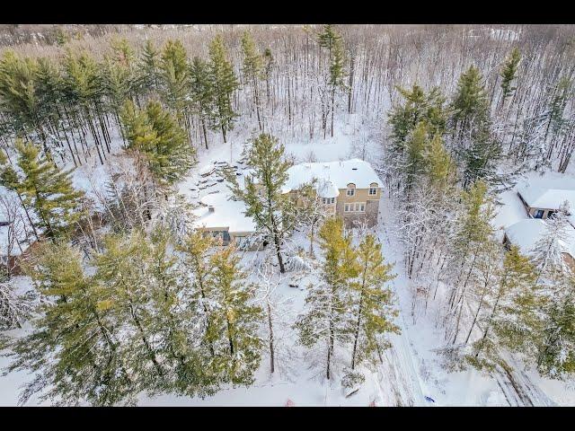 300 Woodland Acres Crescent, Maple - Real Estate Properties