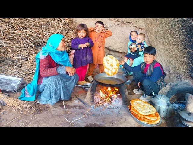 Family lovers in the cave / Rural life in Afghanistan