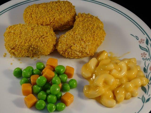 Food that Fools!  Chicken Nuggets and Mac & Cheese Dinner- with yoyomax12