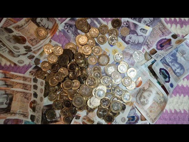 Opening my 2022 Money Savings Tin! UK Cash envelopes and savings challenges | BudgetWithMads