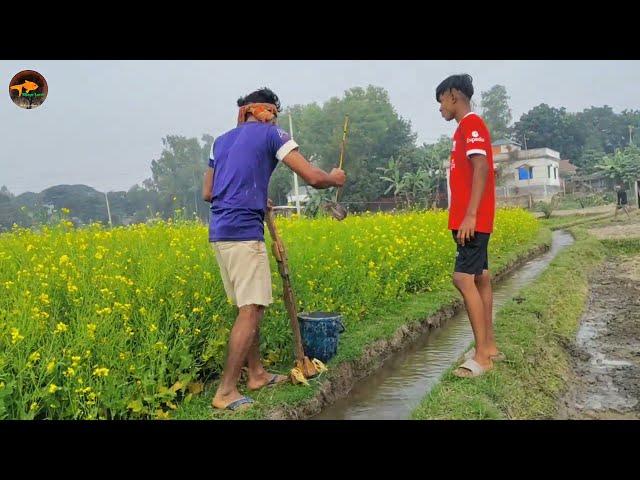  Amazing Real Fishing Method In Water Drain | Fish Trap With Unique Crossbow | Traditional Fishing