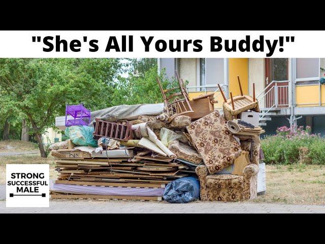 Man Discovers GF Is Cheating With Her Ex, So He Packs Up Her Stuff & Dumps It On His Lawn