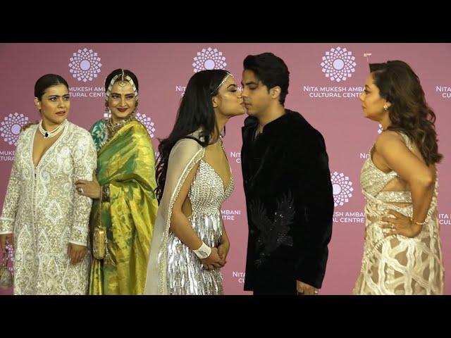 Kajol Daughter Nysa With  SRK Family Aryan, Gori Khan At Nita Ambani Lanch By The Great Indian Music