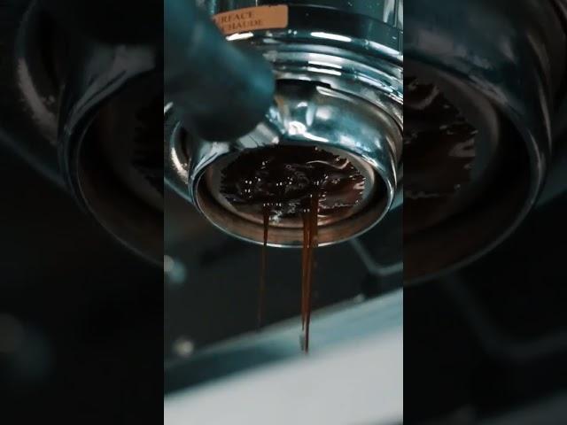 On this slow Sunday enjoy coffee in slow motion  ️ #Sunday #slomo #espresso #aeropress #moka