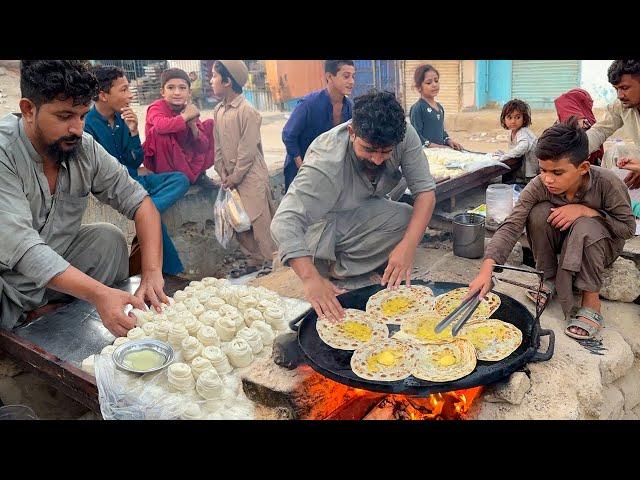 PAROTTA: Khan Pathan Making ANDA PARATHA | Street Food Peshawari Kid Selling Big Egg Omelet Paratha