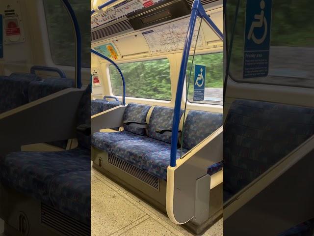 London Train #walkwithro