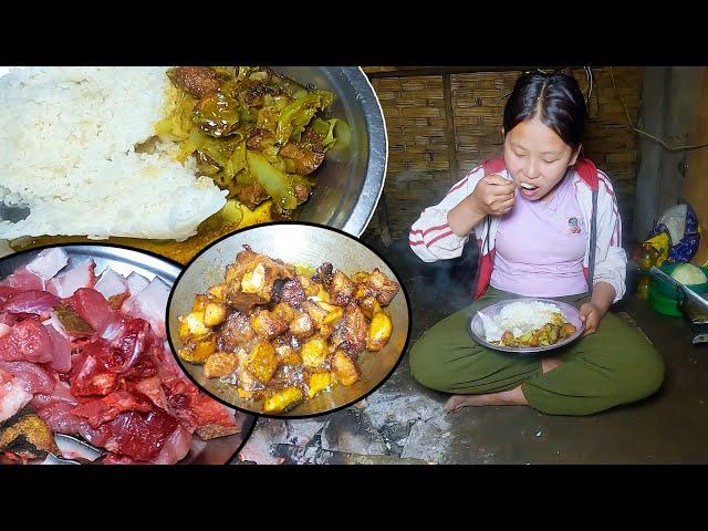 Pork Curry & rice at dinner II Anita Cooking & having Pork dinner@Manjitamrnati