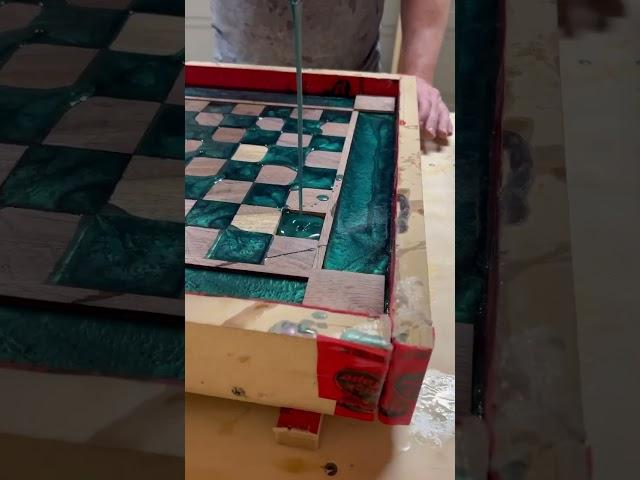 Emerald Walnut Chess Board #diyepoxy #epoxyresin #chess #chessboard #art #woodworking #epoxy #resin