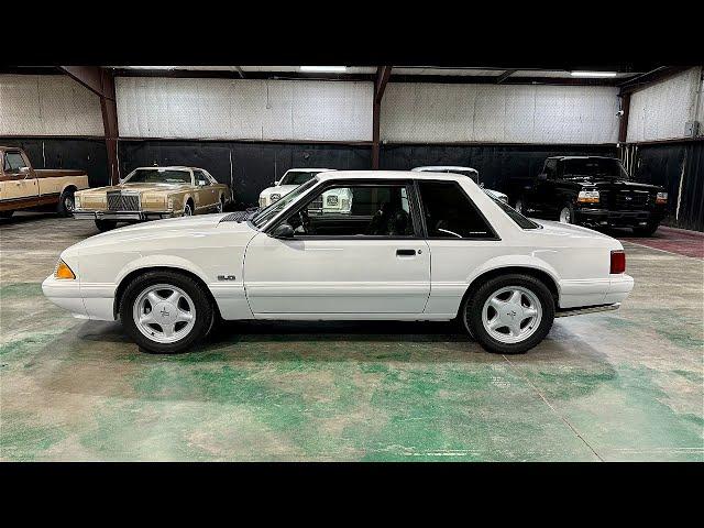 PC Classic Cars Test Drives a 1993 Ford Mustang #131330