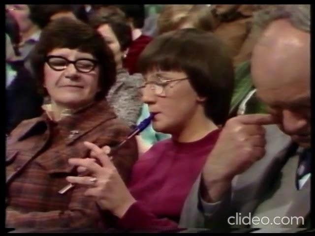 Brilliant Tin Whistle playing from Sheila Brosnan Scartaglin 1980