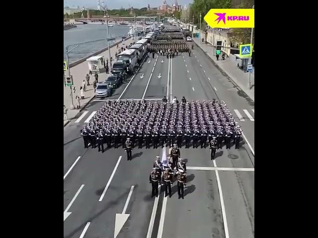 «Юля, ты выйдешь за меня!»