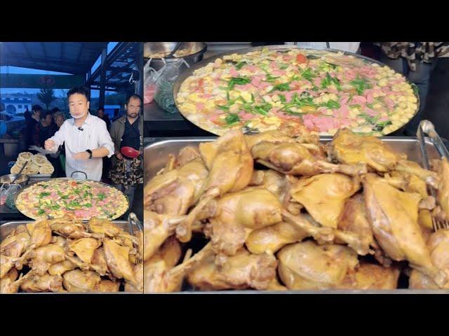 A Kind Chinese Guy Cook Free Meals / Chicken Noodles for the old on the Street in the Countryside