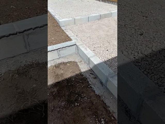leveling garden patio for sandstone slabs 20mm to dust will be packed in with plate compactor