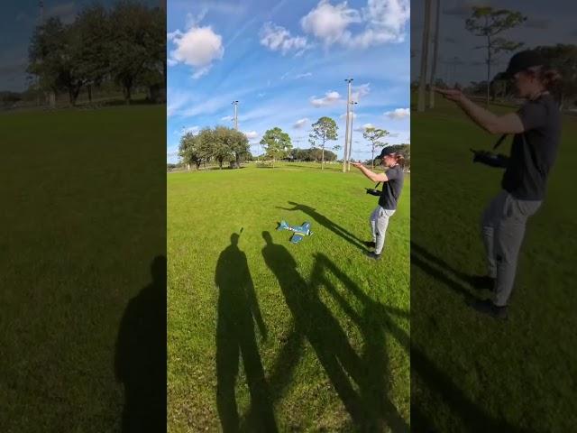 R.C Plane Landing #rcaircraft #smooth #outdoorgearreview #outdoor #activity #360 #fyp