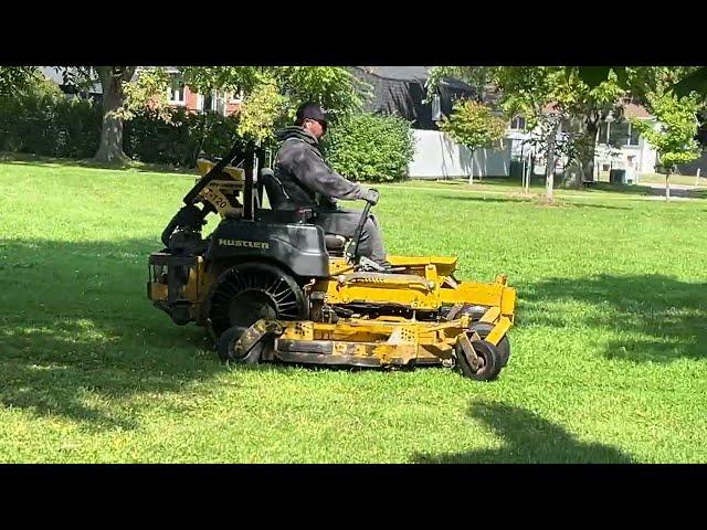 Look, a big circular lawn mower, so interesting  #vehicle #lawnmower #canada #quebec