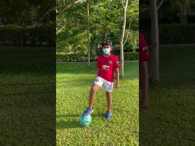 How to play soccer- Basics:How to dribble and Juggle a soccer ball