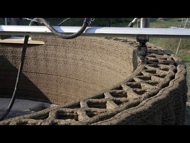 3D print earth house with Crane WASP | higher and higher