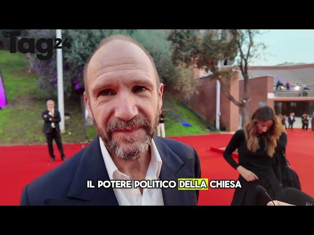 Festa del cinema Roma, Ralph Fiennes per Conclave: “La chiesa innegabile influenzi la società”